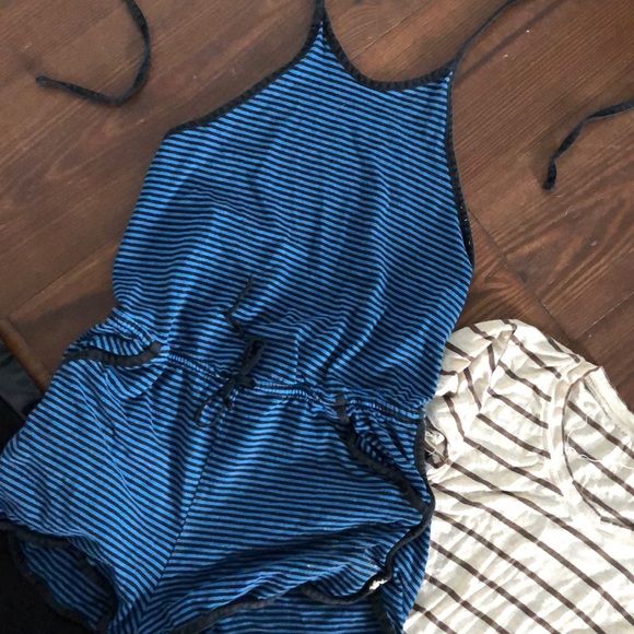 3 items pre owned 1 romper 1 shirt & - Picture 8 of 11